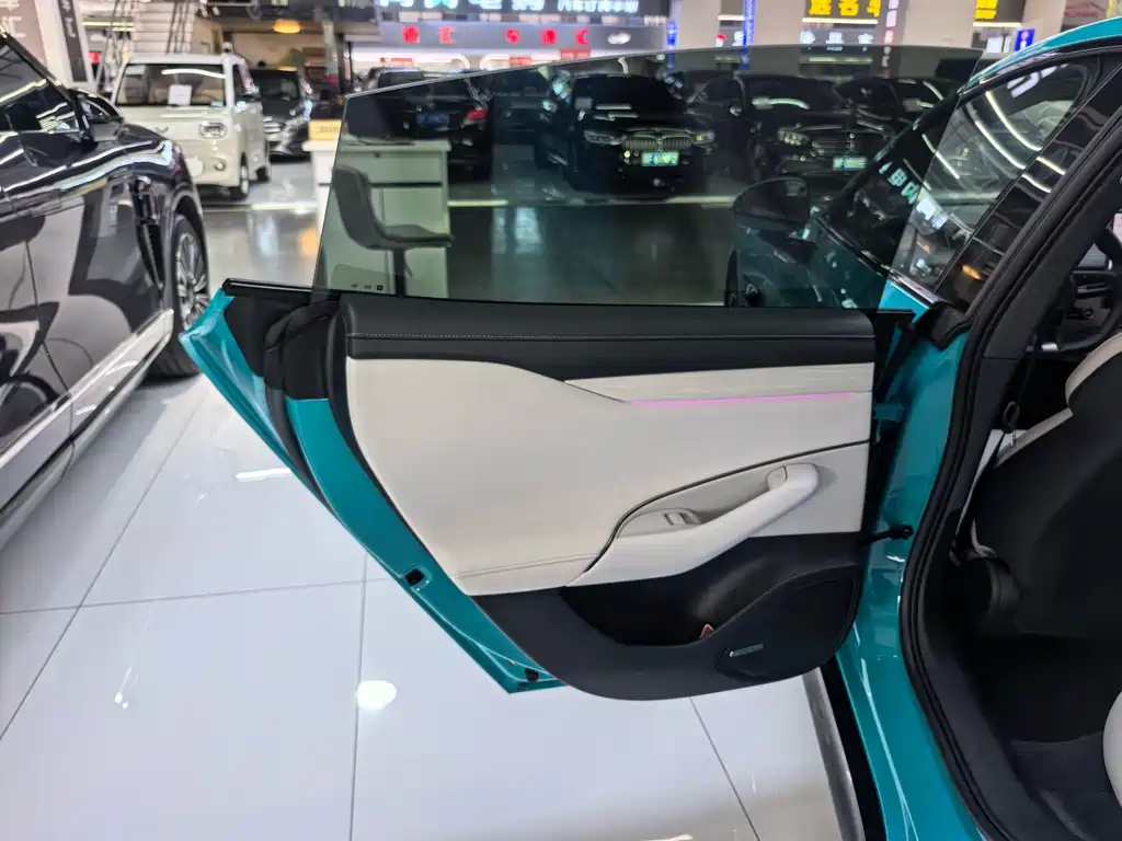 Xiaomi SU7 — фото 9
