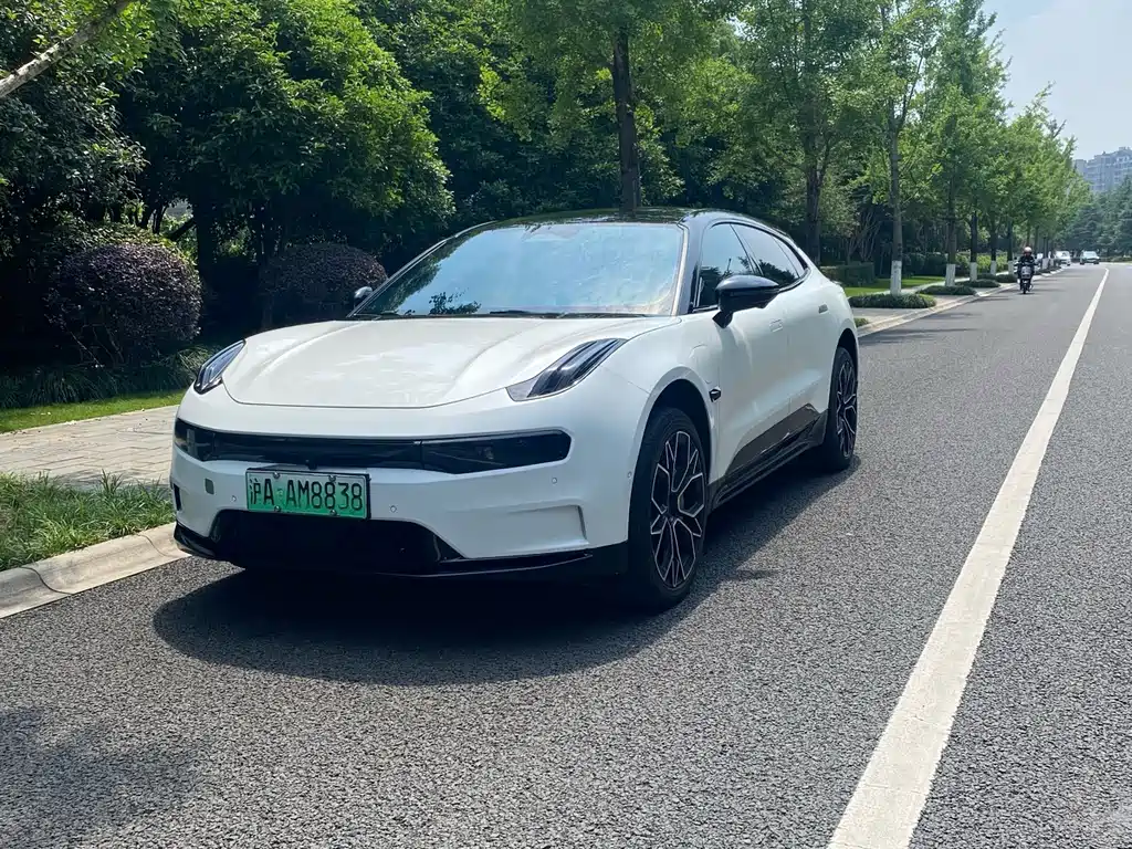 Zeekr 001