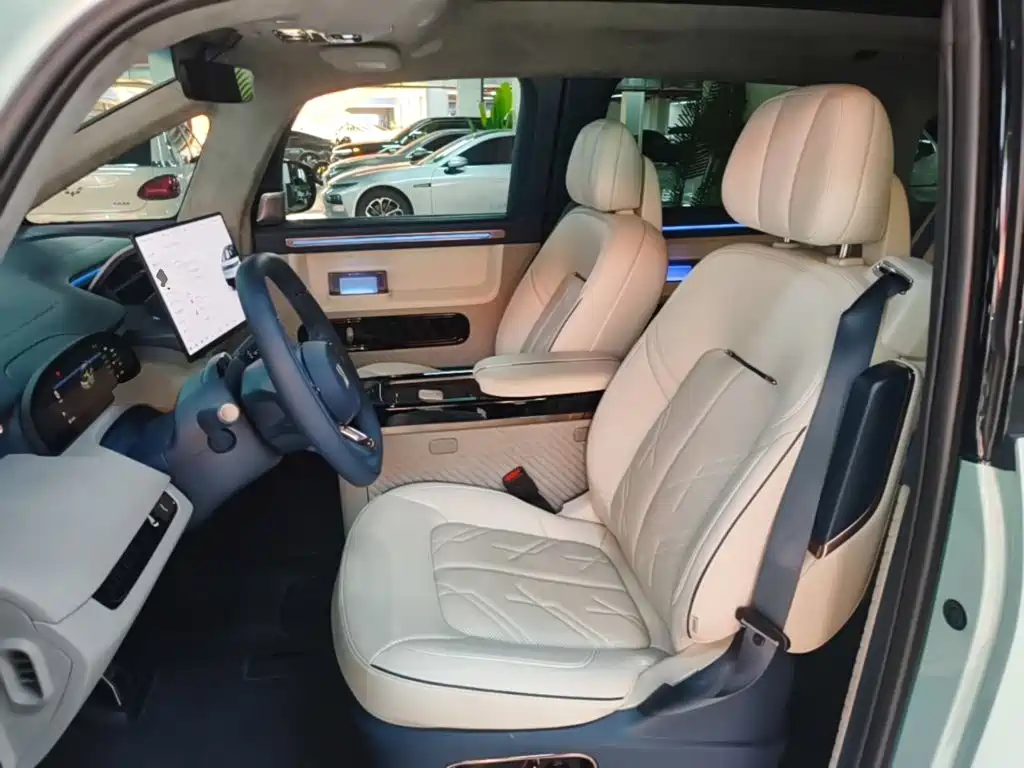 Zeekr MIX — фото 15