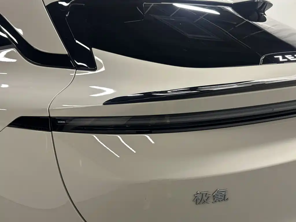 Zeekr 007GT — фото 10