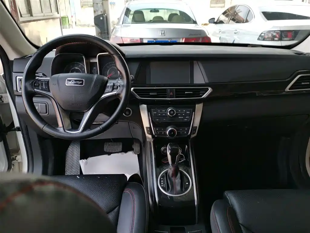 Zotye X5 — фото 10