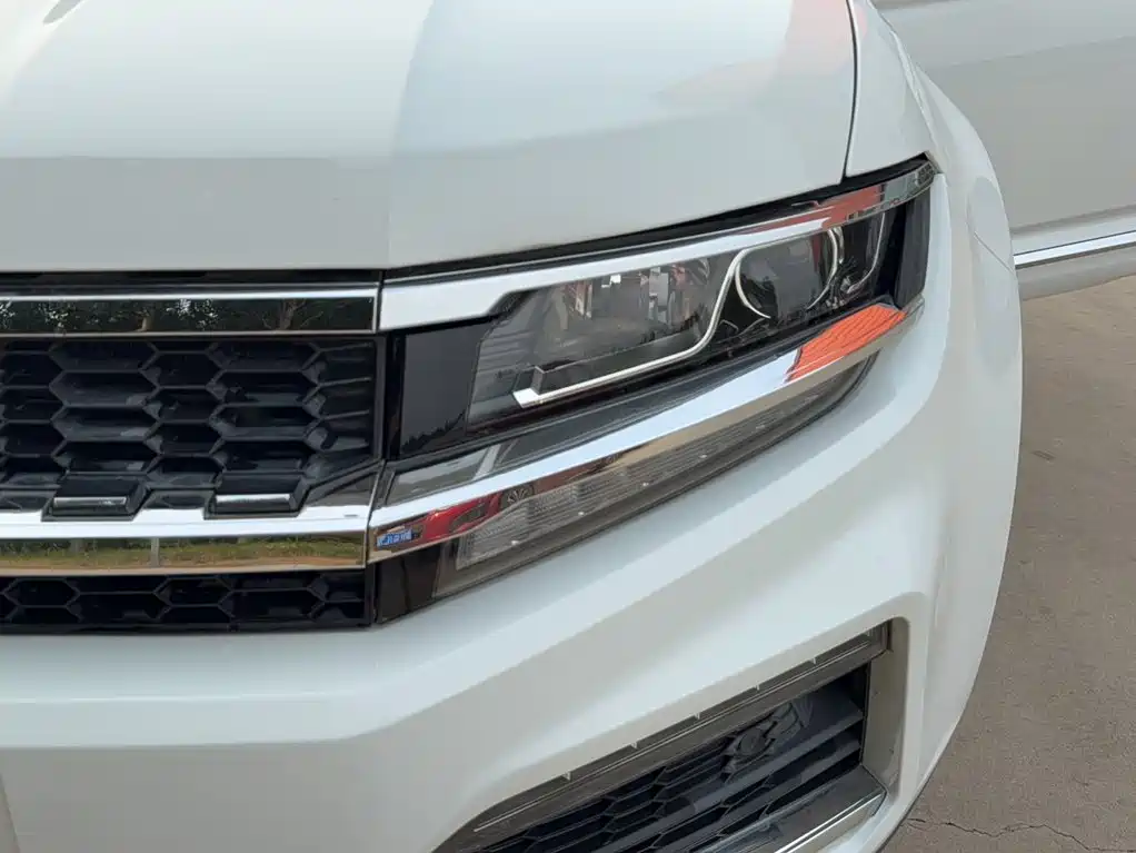 Zotye X7 — фото 4