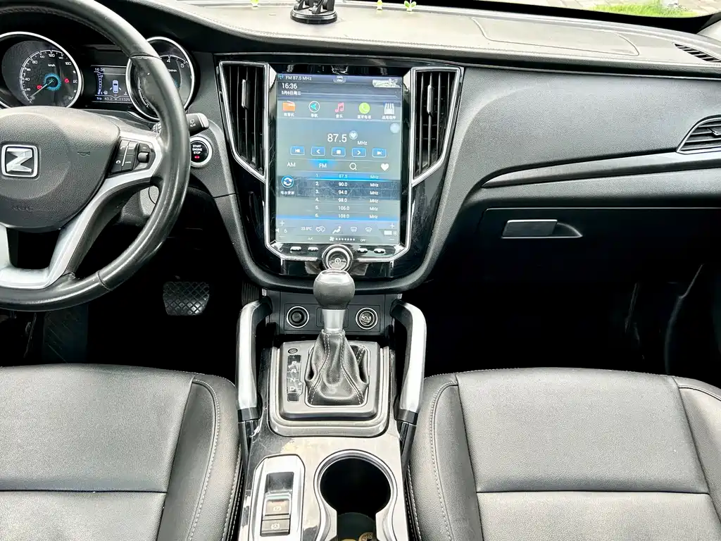 Zotye Zotye SR7 — фото 17