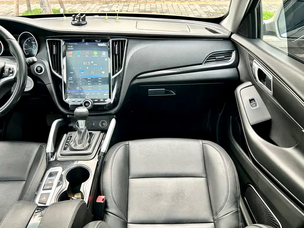 Zotye Zotye SR7 — фото 18