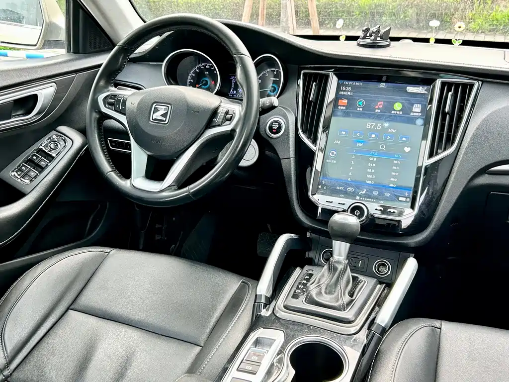 Zotye Zotye SR7 — фото 19