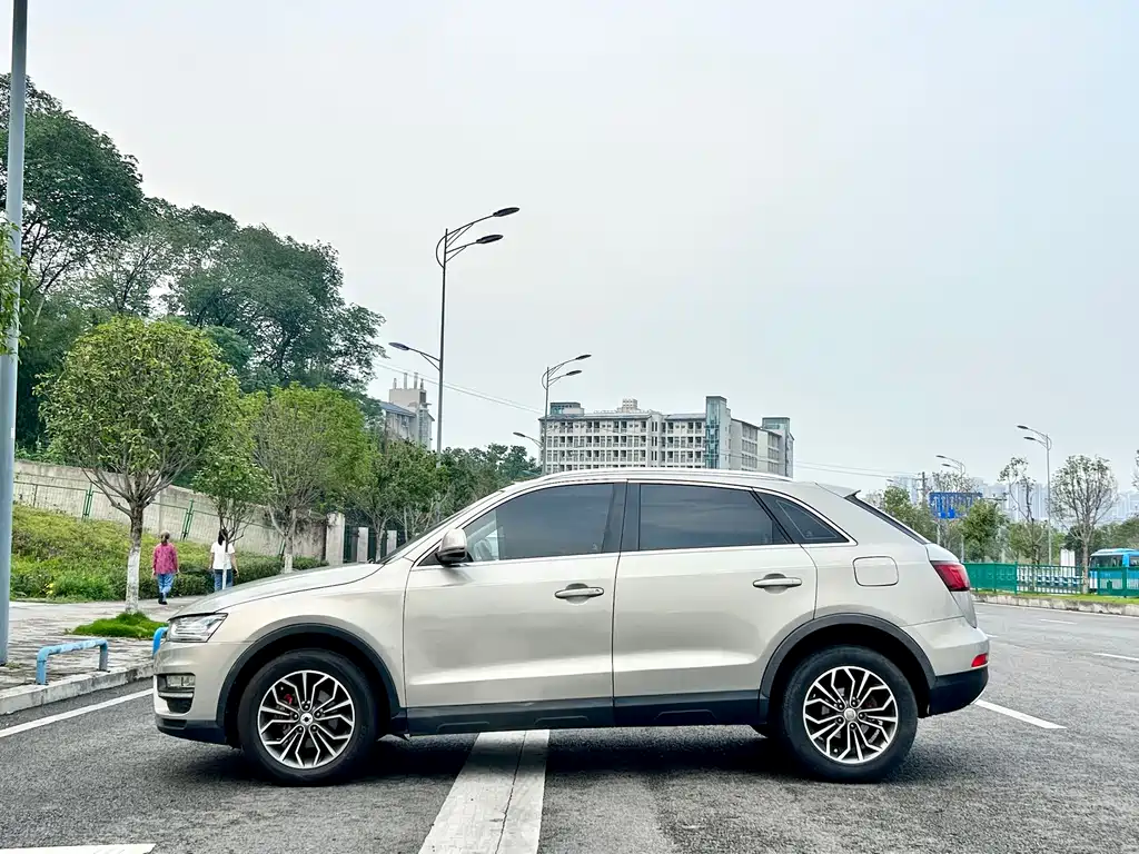 Zotye Zotye SR7 — фото 4