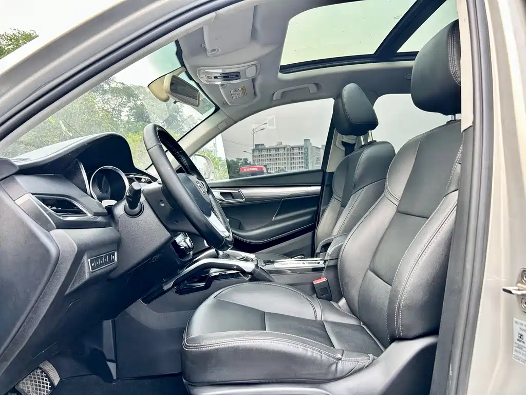 Zotye Zotye SR7 — фото 6