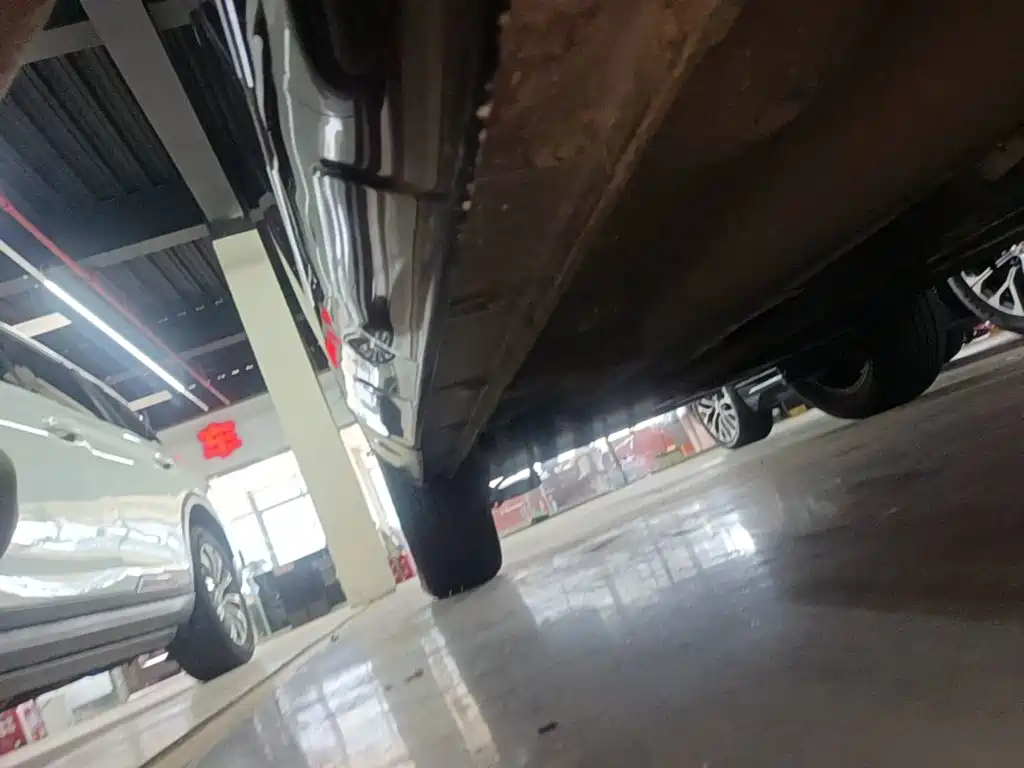Zotye Zotye SR7 — фото 21