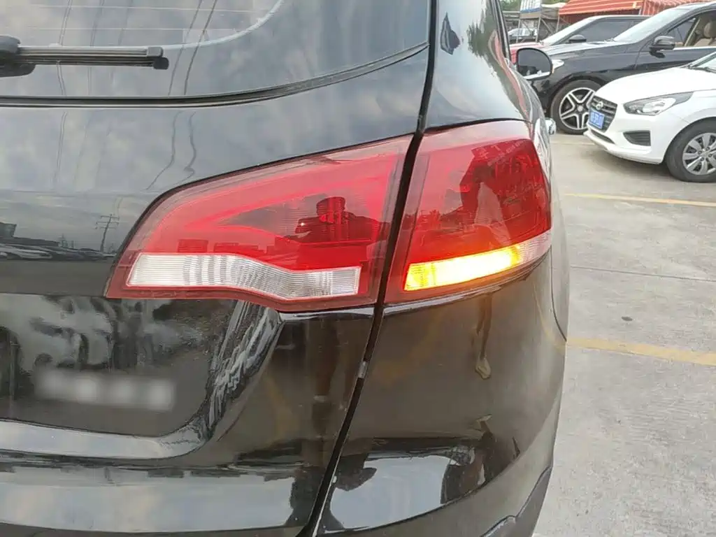 Zotye X5 — фото 8