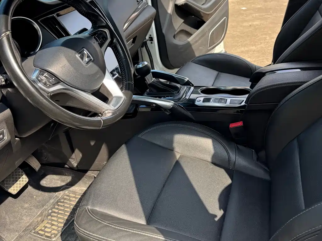 Zotye Zotye SR7 — фото 7
