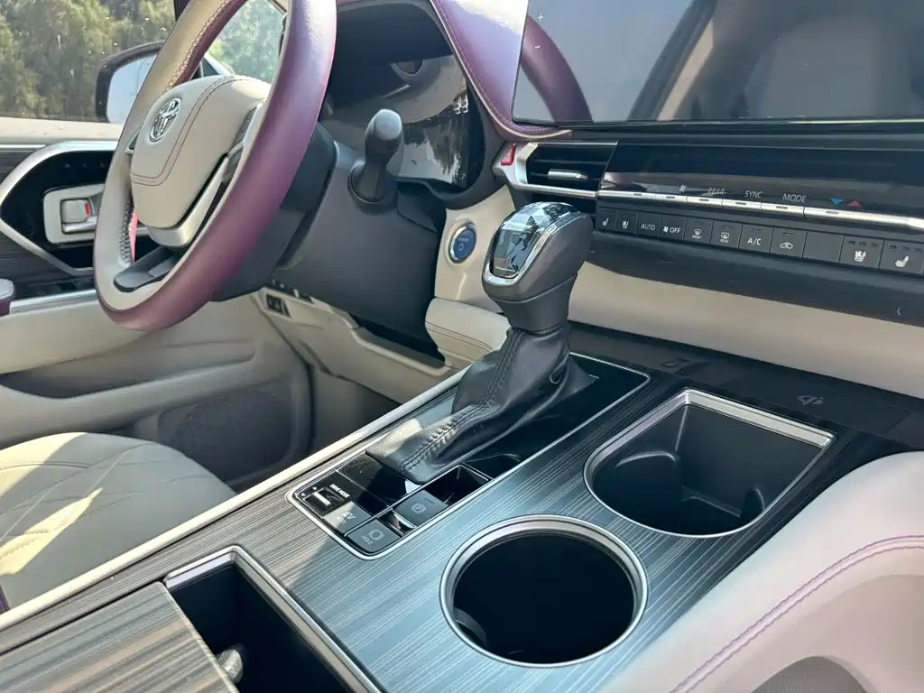 Huadong Huadong Business Van — фото 20