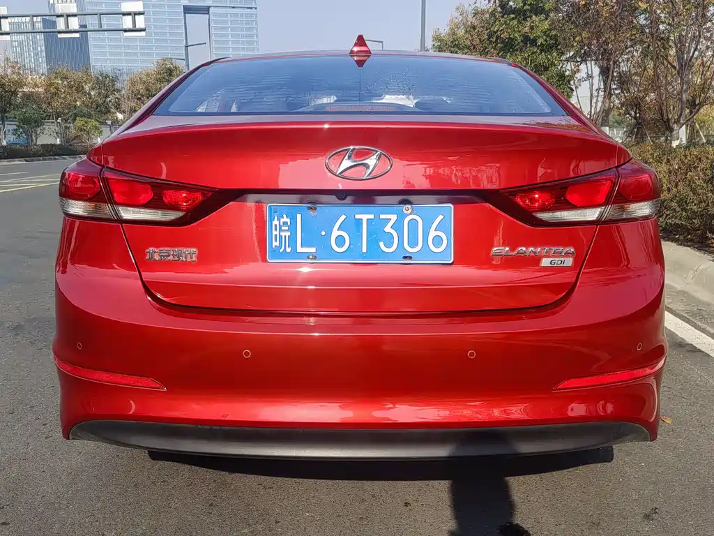 Hyundai Elantra — фото 19