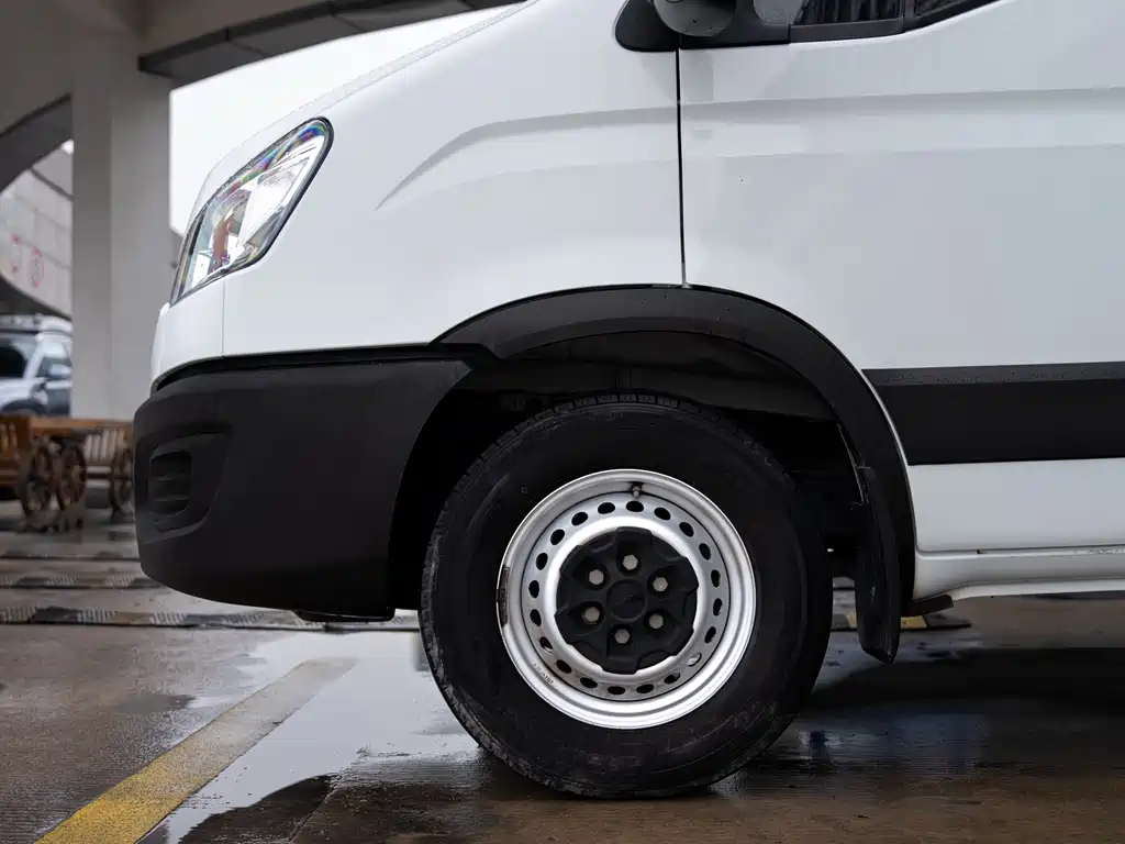 IVECO Ousheng — фото 8
