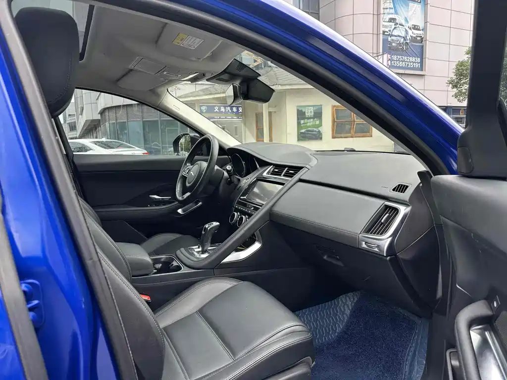 Jaguar E-PACE — фото 10