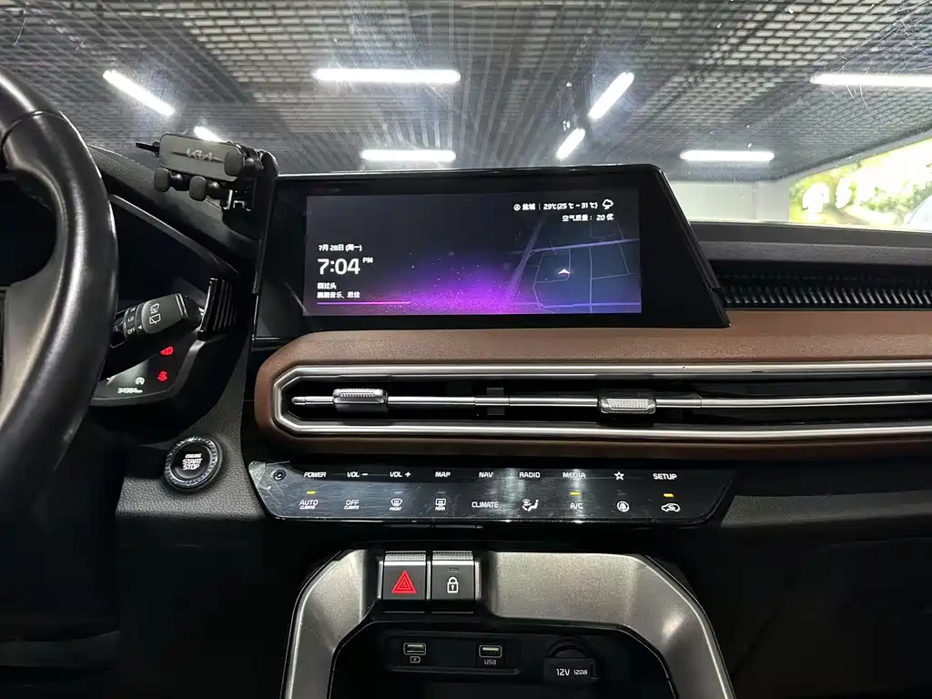 Kia Sportage — фото 11