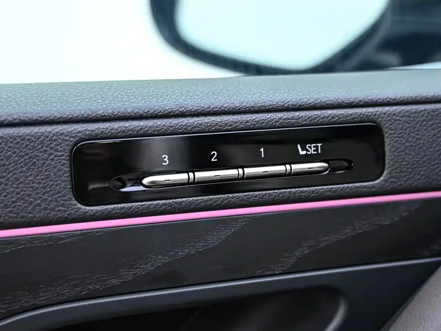 Lexus LX — фото 18