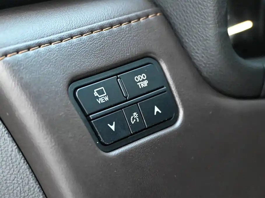 Lexus LX — фото 19