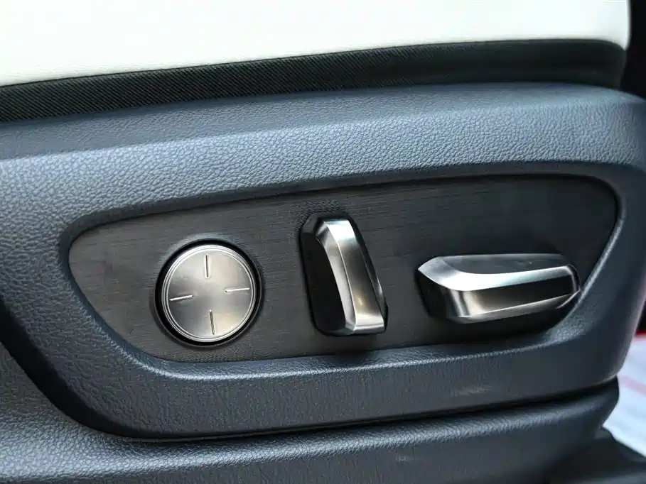 Lexus LX — фото 23