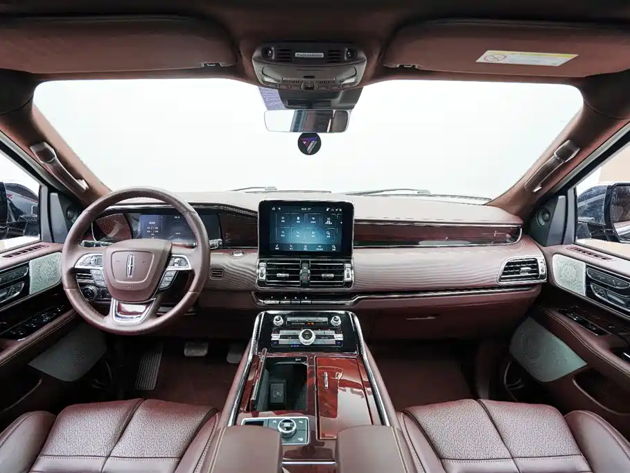 Lincoln Navigator — фото 14