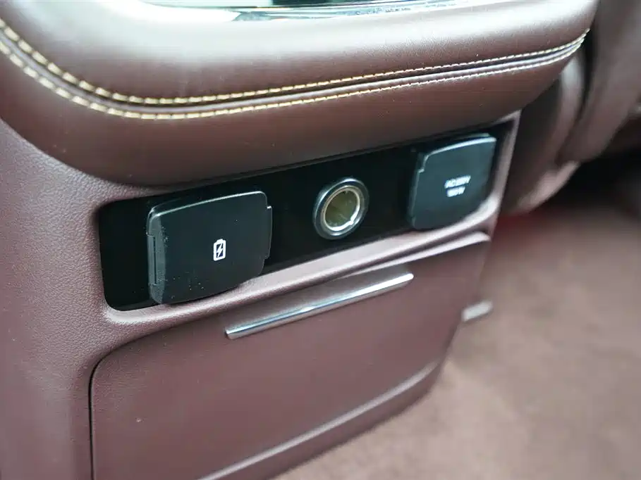 Lincoln Navigator — фото 21