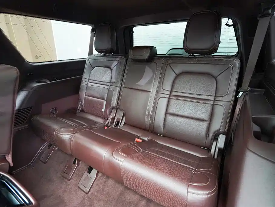 Lincoln Navigator — фото 23
