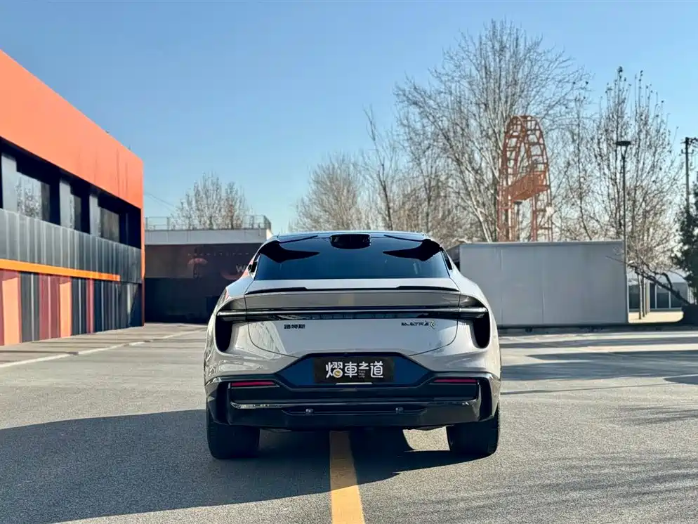 Lotus Eletre — фото 4