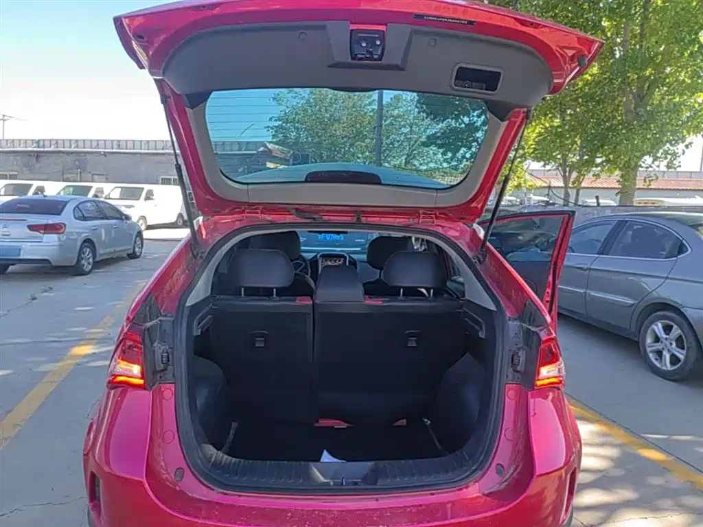Luxgen U5 SUV — фото 19