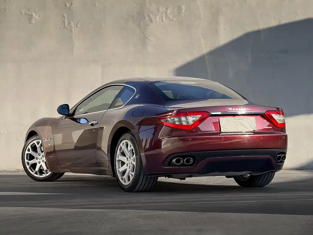 Maserati GranTurismo — фото 15
