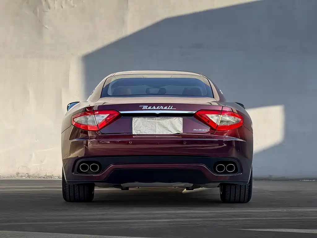 Maserati GranTurismo — фото 16