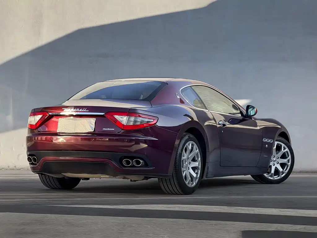 Maserati GranTurismo — фото 17