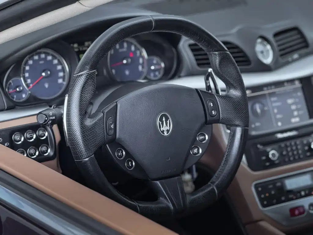 Maserati GranTurismo — фото 6