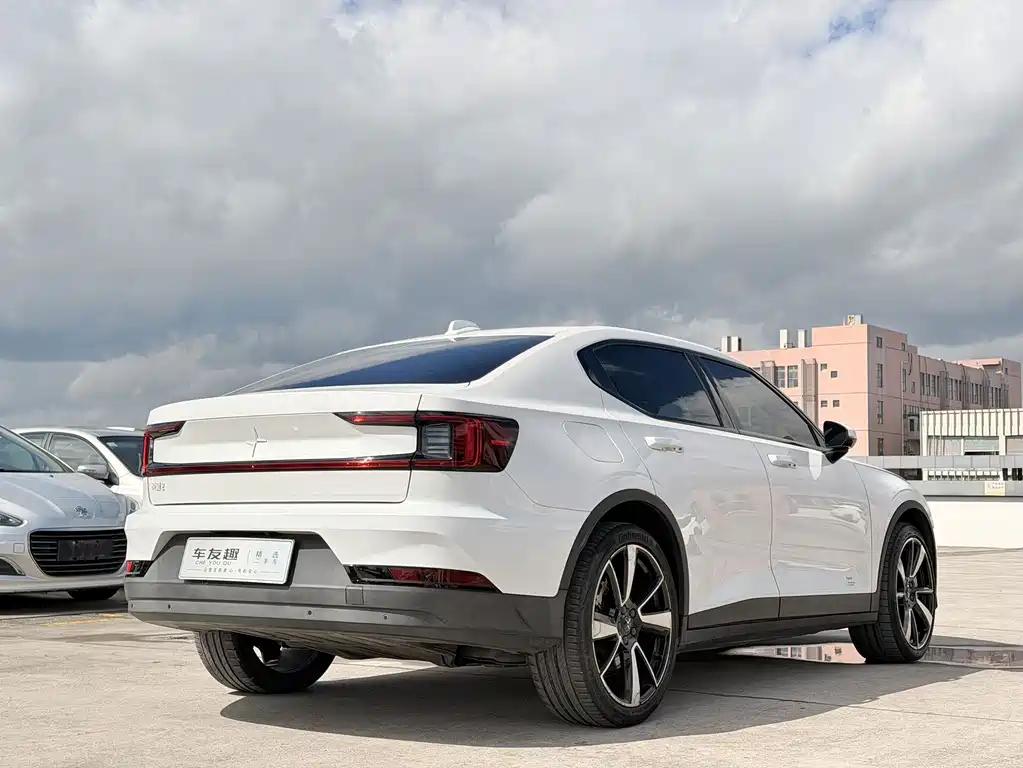 Polestar Polestar 2 — фото 10