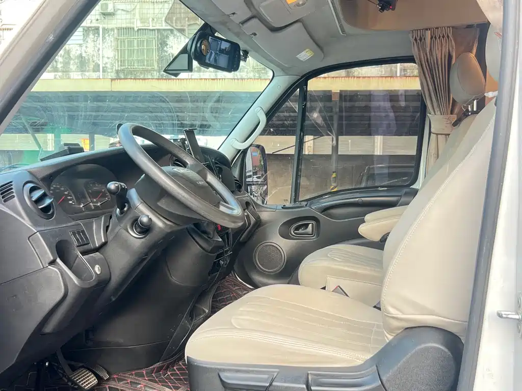 REV  — фото 9