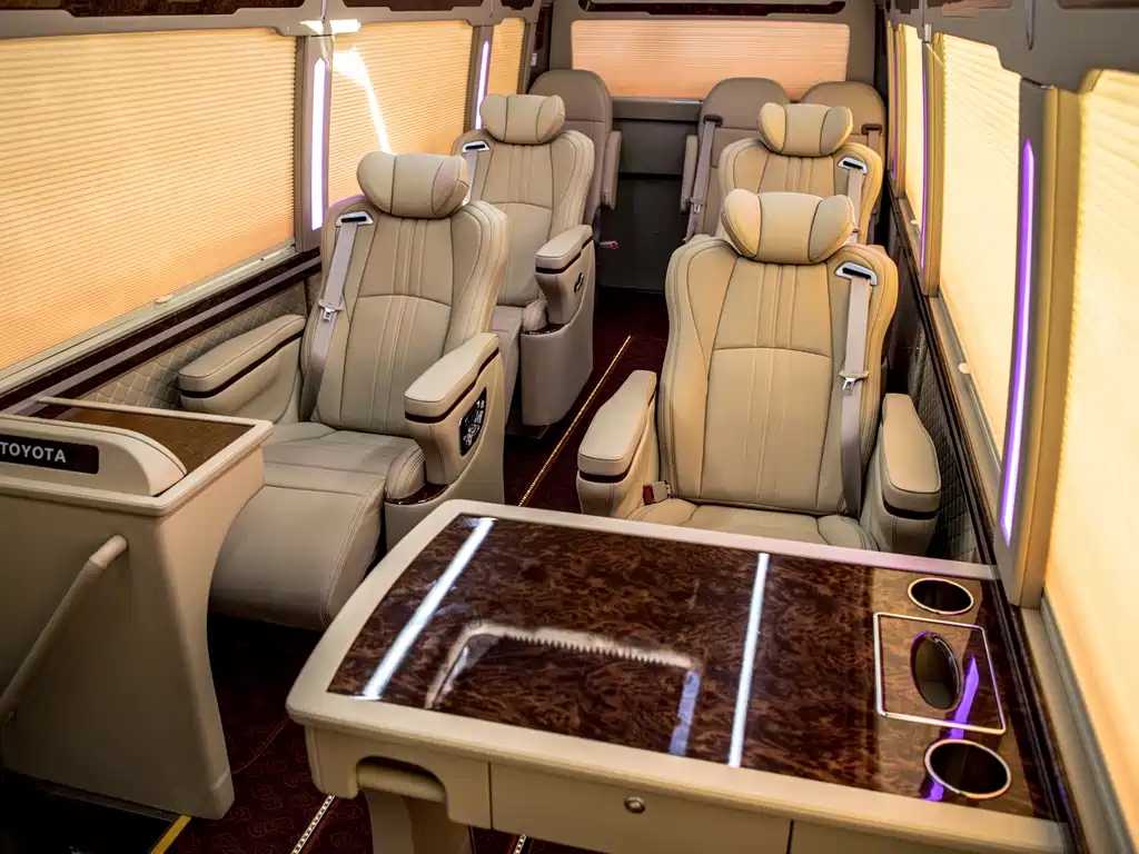 Toyota Coaster — фото 18