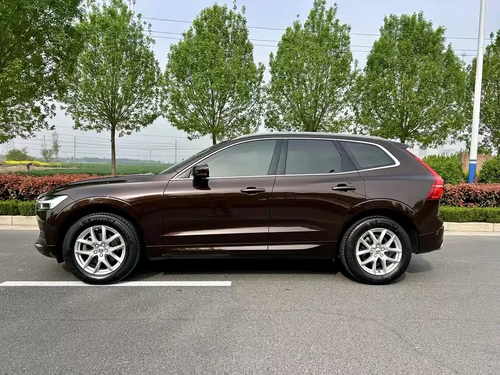 Volvo XC60 — фото 3