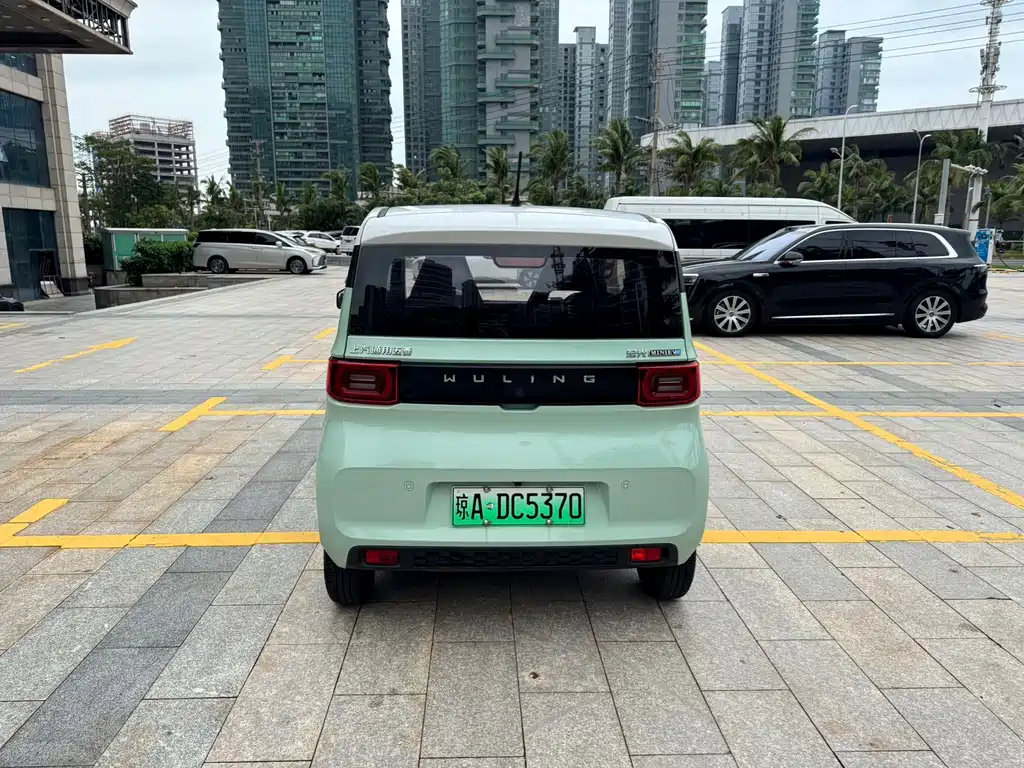 Wuling MINIEV — фото 3
