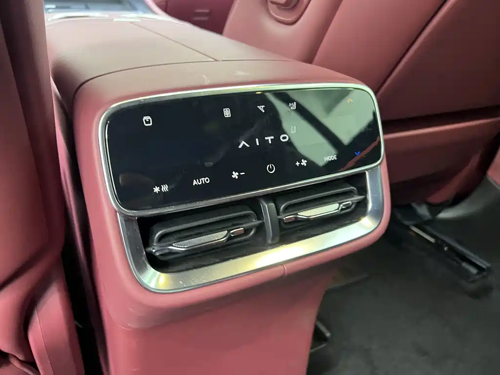 AITO AITO M7 — фото 24