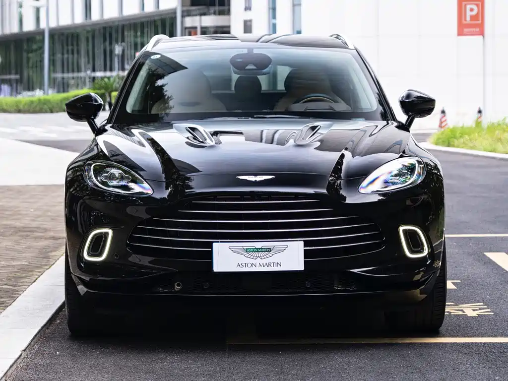 Aston Martin DBX — фото 2