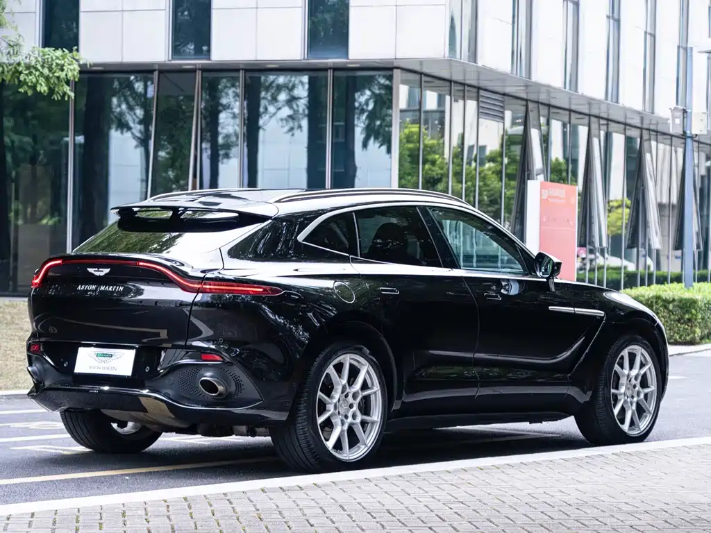 Aston Martin DBX — фото 5