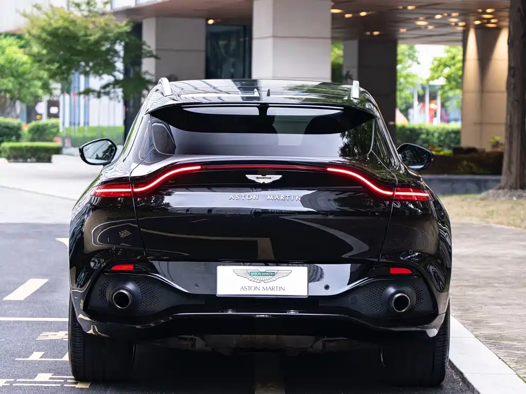 Aston Martin DBX — фото 6