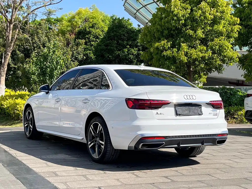 Audi A4L — фото 9