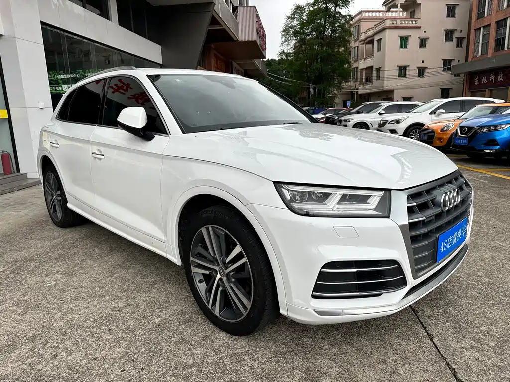 Audi Q5L — фото 3