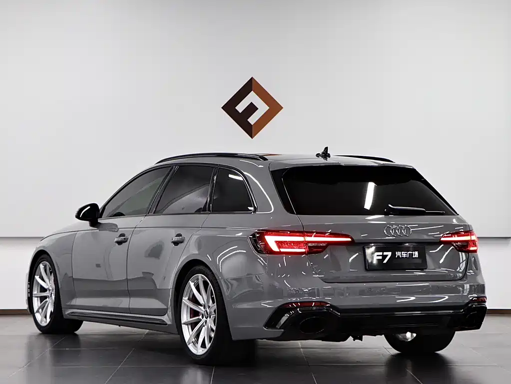 Audi RS 4 — фото 4