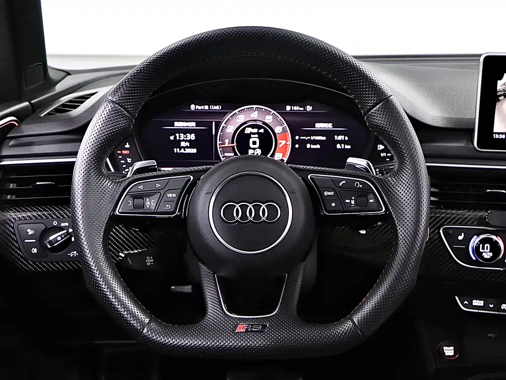 Audi RS 4 — фото 10