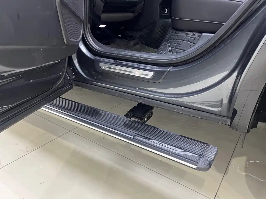 Audi Q5L Sportback — фото 14