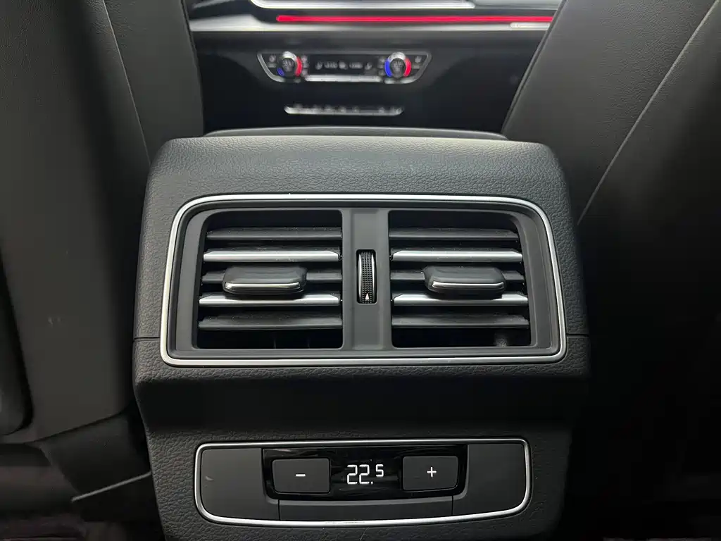 Audi Q5L Sportback — фото 15