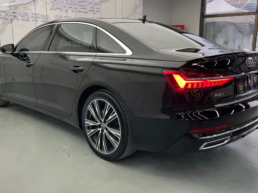 Audi A6L — фото 8