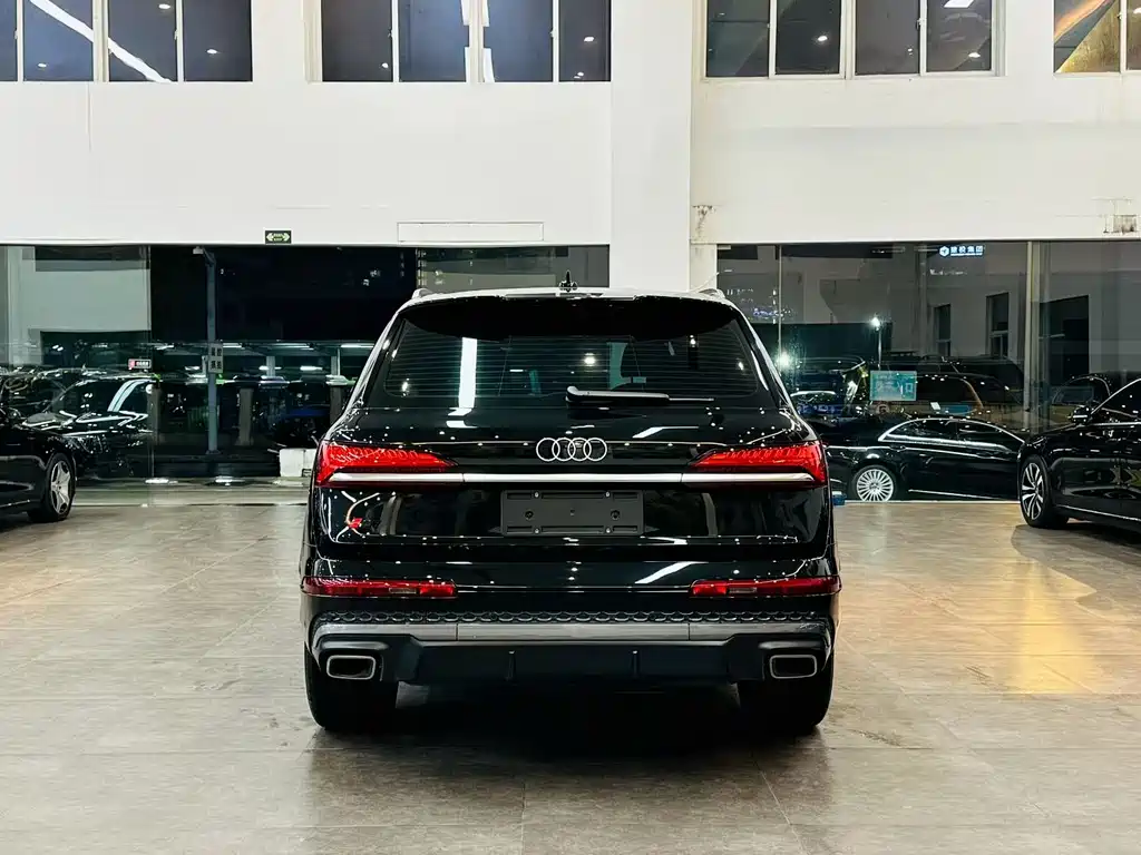 Audi Q7 — фото 5
