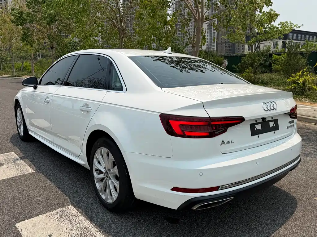 Audi A4L — фото 6
