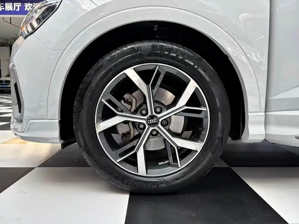 Audi Q3 Sportback — фото 14